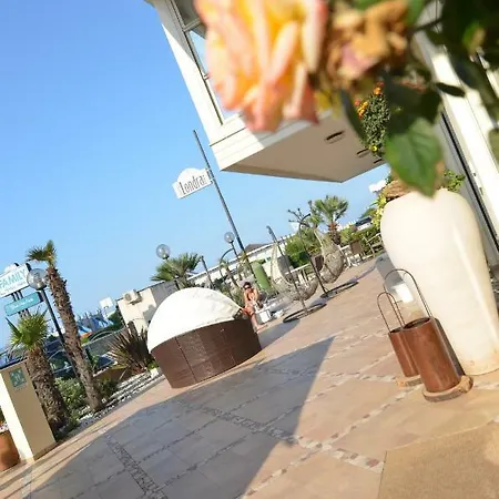 Hotel Londra Milano Marittima